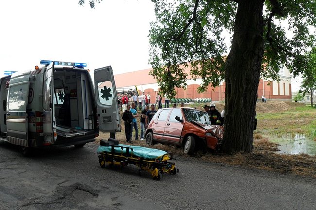 Był pijany i jechał zbyt szybko - zdjęcia