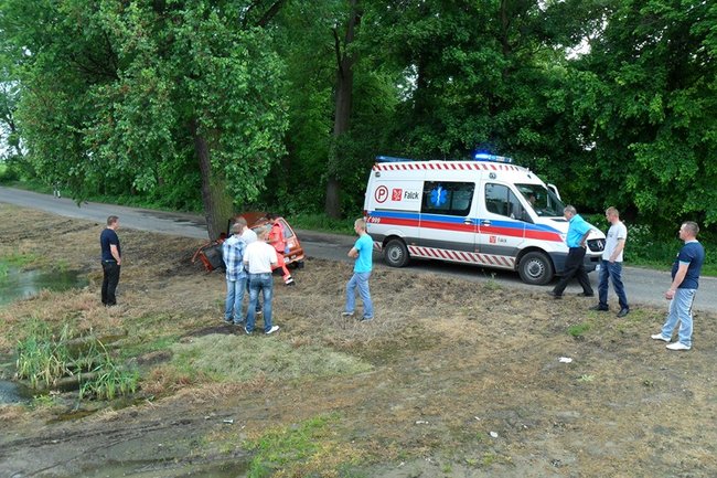 Był pijany i jechał zbyt szybko - zdjęcia