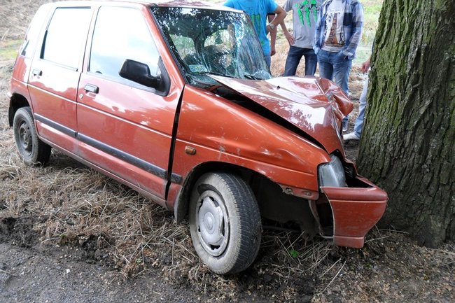 Był pijany i jechał zbyt szybko - zdjęcia
