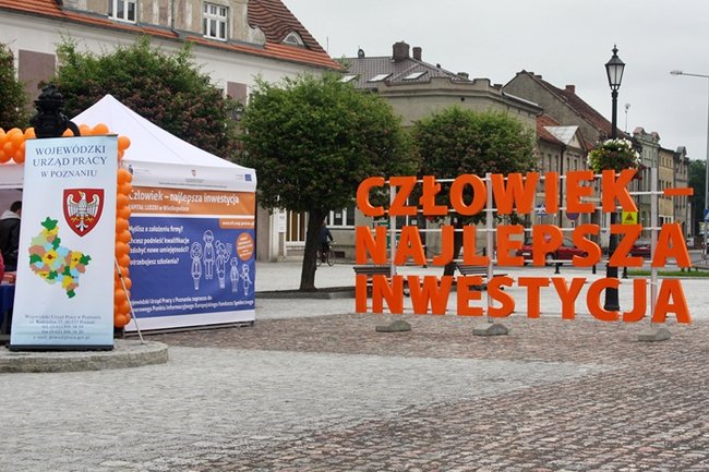 Pomarańczowe wsparcie - zdjęcia