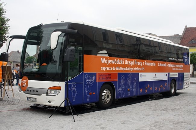 Pomarańczowe wsparcie - zdjęcia