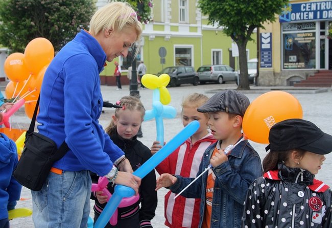 Pomarańczowe wsparcie - zdjęcia