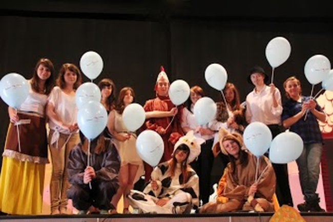 Młodzież uczyła przedszkolaków - zdjęcia