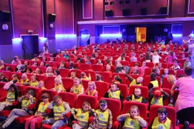 Młodzież uczyła przedszkolaków - zdjęcia