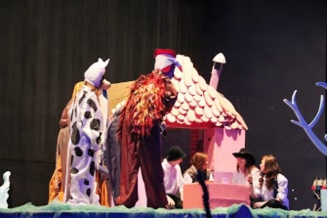 Młodzież uczyła przedszkolaków - zdjęcia