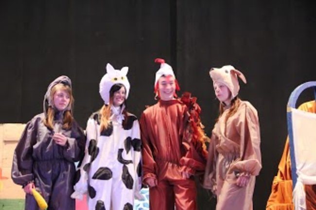 Młodzież uczyła przedszkolaków - zdjęcia