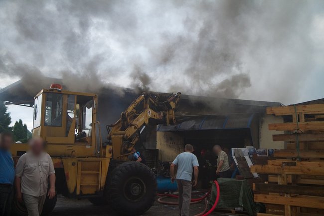 Spalił się tartak w Pępowie - zdjęcia/film