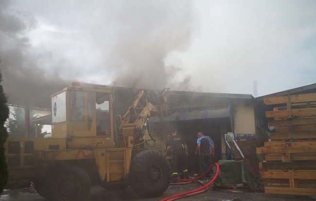 Spalił się tartak w Pępowie - zdjęcia/film