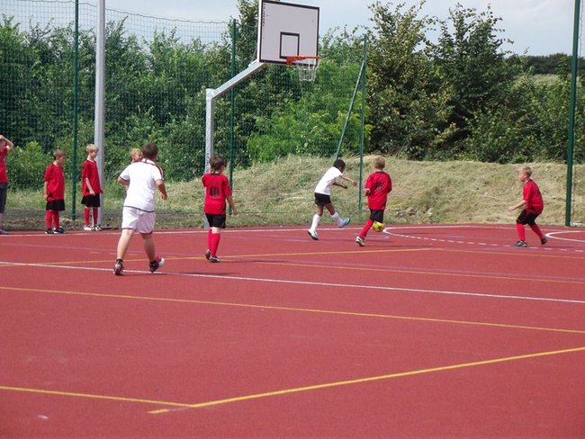 Doczekali się nowego boiska - zdjęcia