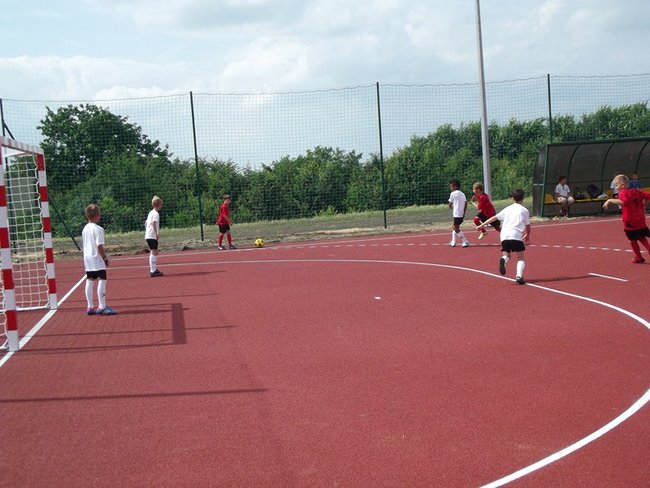 Doczekali się nowego boiska - zdjęcia