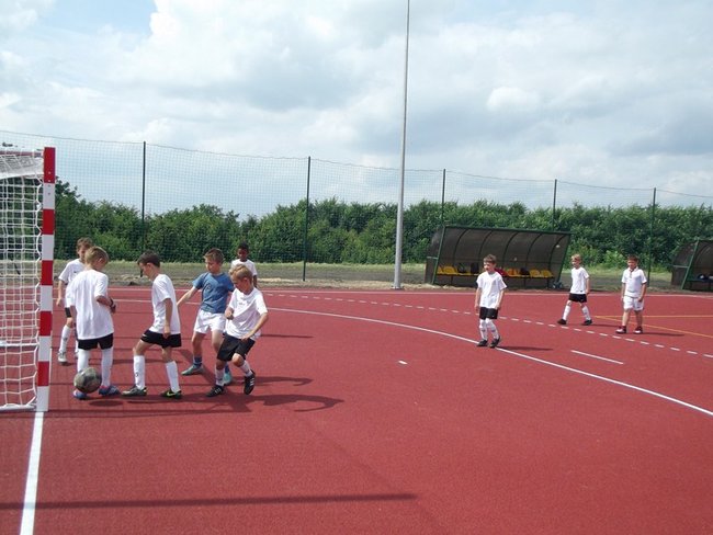 Doczekali się nowego boiska - zdjęcia