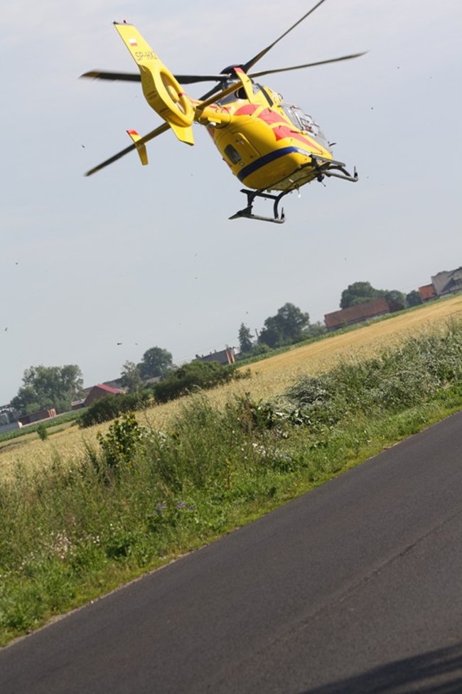 Policja szuka sprawcy wypadku - zdjęcia
