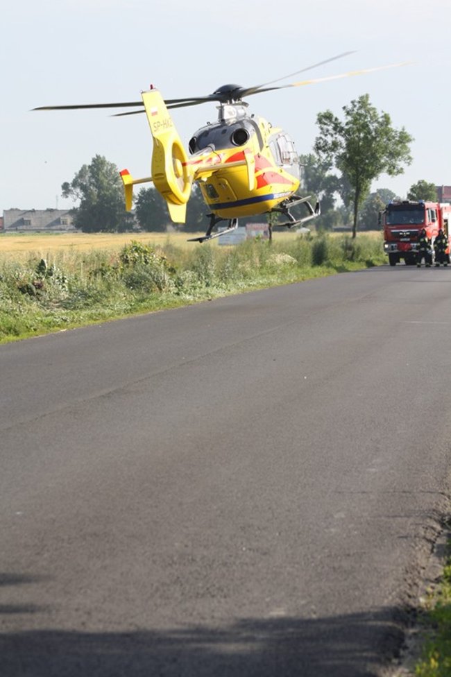 Policja szuka sprawcy wypadku - zdjęcia