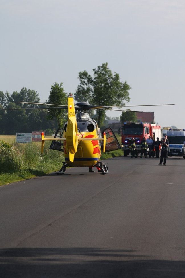 Policja szuka sprawcy wypadku - zdjęcia