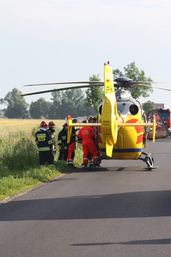 Policja szuka sprawcy wypadku - zdjęcia