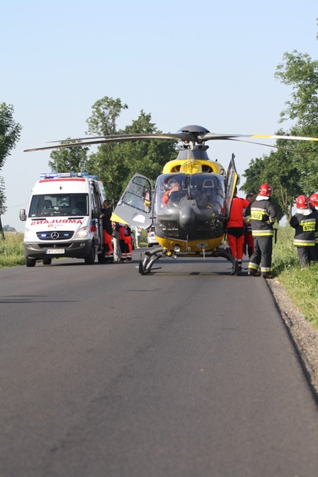 Policja szuka sprawcy wypadku - zdjęcia
