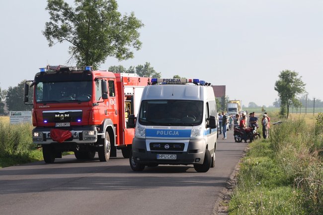 Policja szuka sprawcy wypadku - zdjęcia