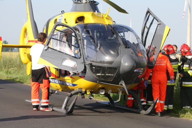 Policja szuka sprawcy wypadku - zdjęcia