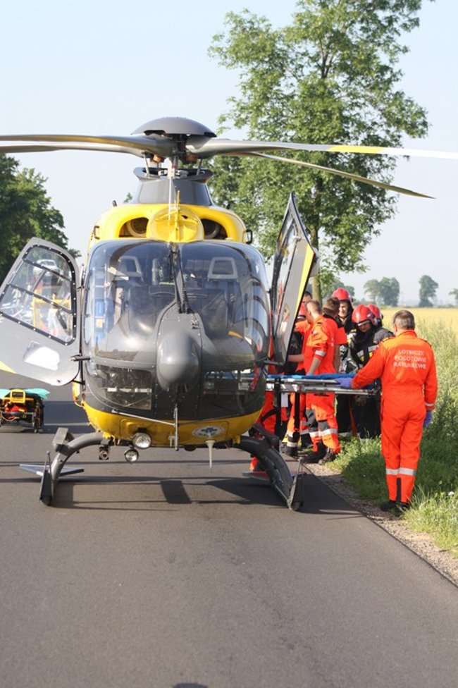 Policja szuka sprawcy wypadku - zdjęcia