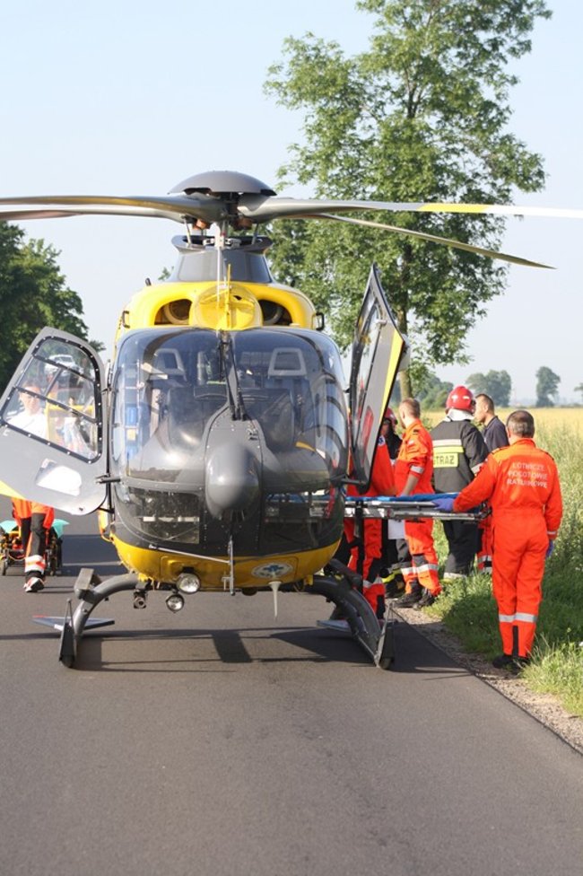 Policja szuka sprawcy wypadku - zdjęcia