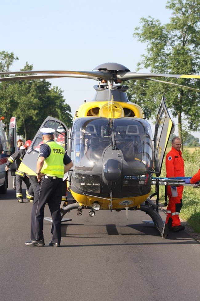 Policja szuka sprawcy wypadku - zdjęcia
