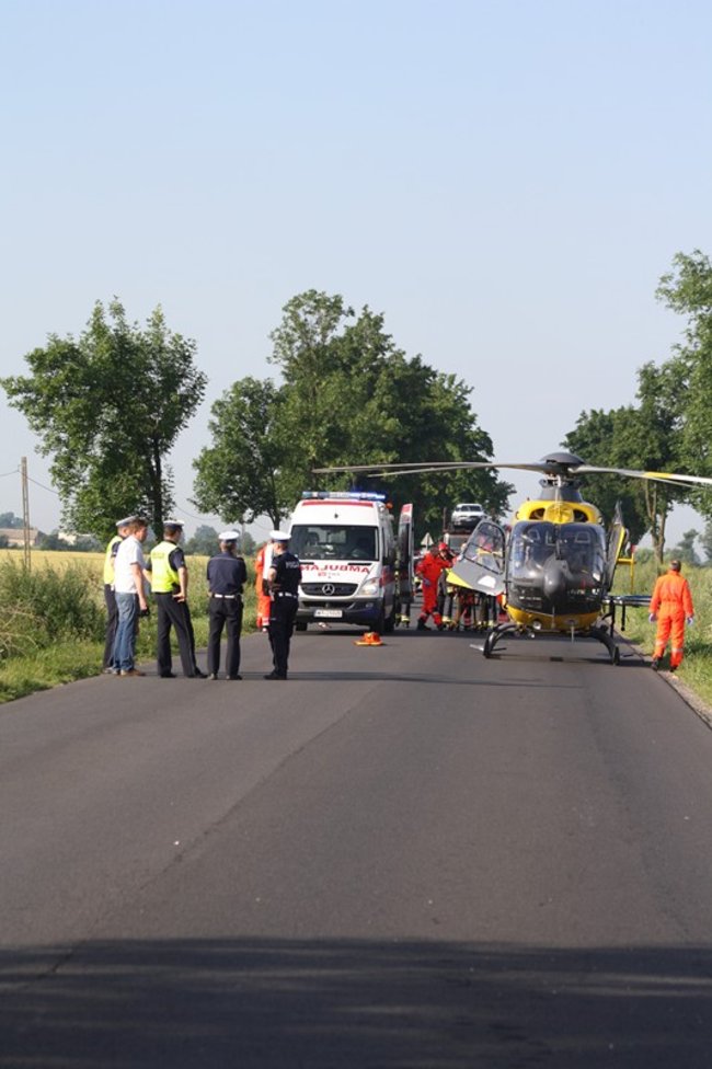 Policja szuka sprawcy wypadku - zdjęcia
