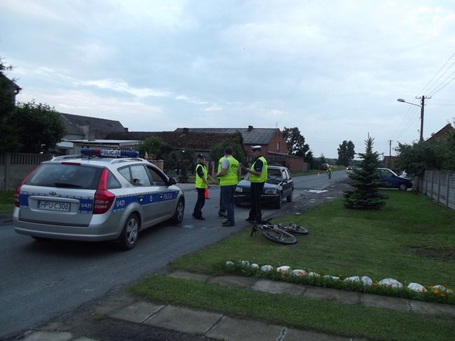 11-latek wpadł pod samochód - zdjęcia