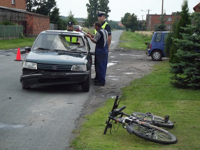 11-latek wpadł pod samochód - zdjęcia