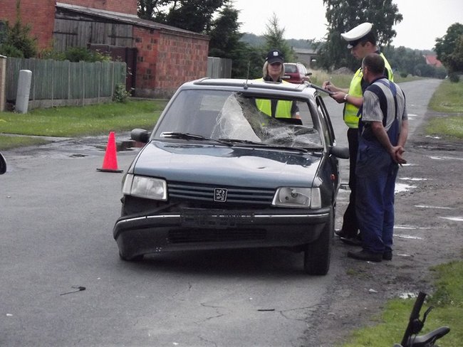 11-latek wpadł pod samochód - zdjęcia