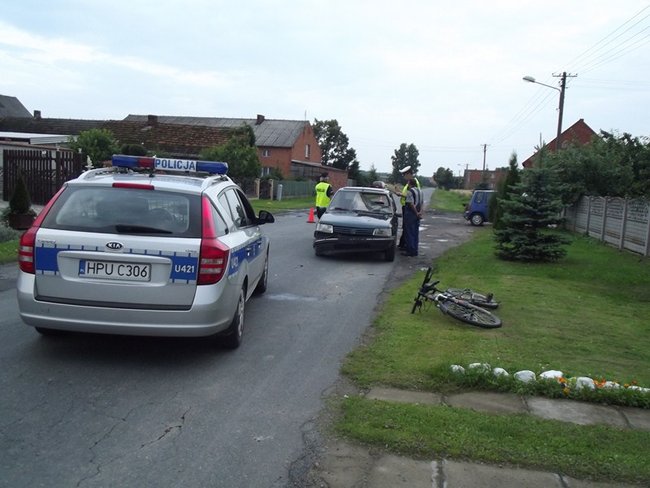 11-latek wpadł pod samochód - zdjęcia