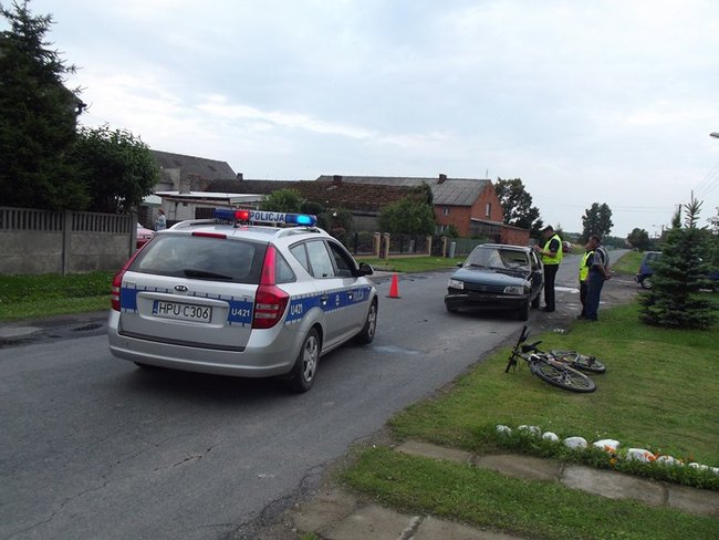 11-latek wpadł pod samochód - zdjęcia