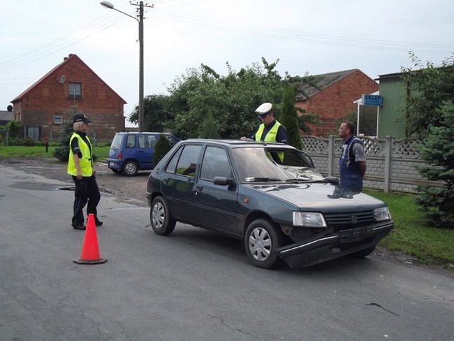 11-latek wpadł pod samochód - zdjęcia