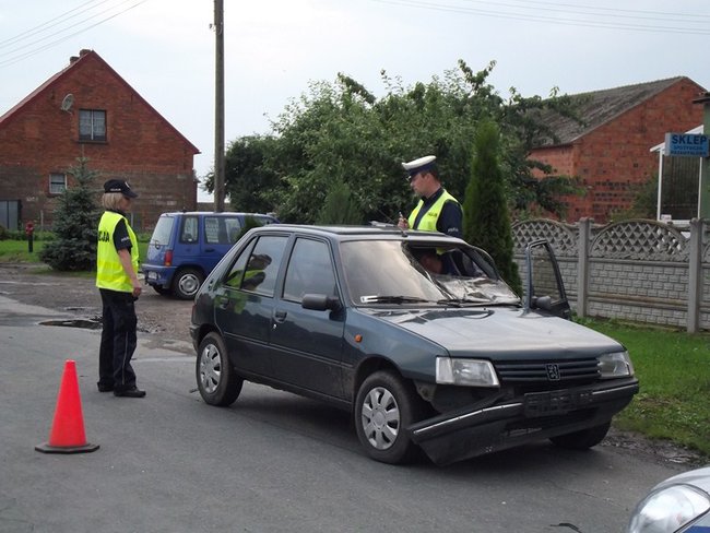 11-latek wpadł pod samochód - zdjęcia