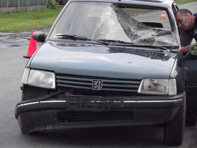 11-latek wpadł pod samochód - zdjęcia