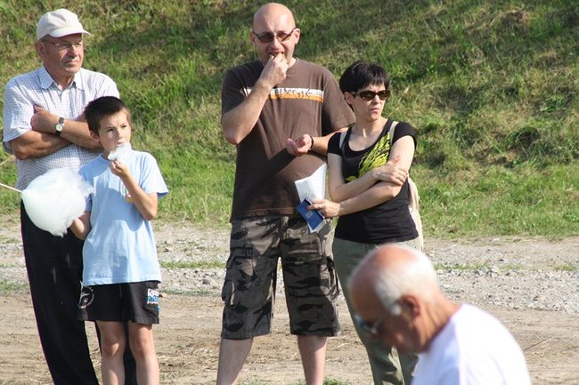 Festyn na nowym boisku - zdjęcia