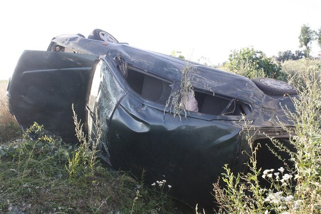 Zasnęła za kierownicą - zdjęcia