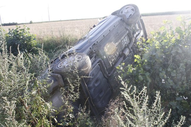 Zasnęła za kierownicą - zdjęcia