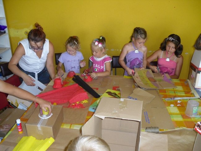 Twórcze wakacje z edukacją w tle - zdjęcia