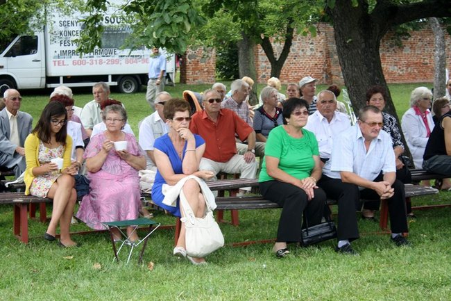 By chleba nikomu nie zabrakło - zdjęcia