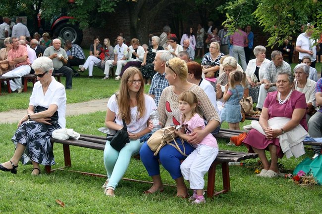 By chleba nikomu nie zabrakło - zdjęcia