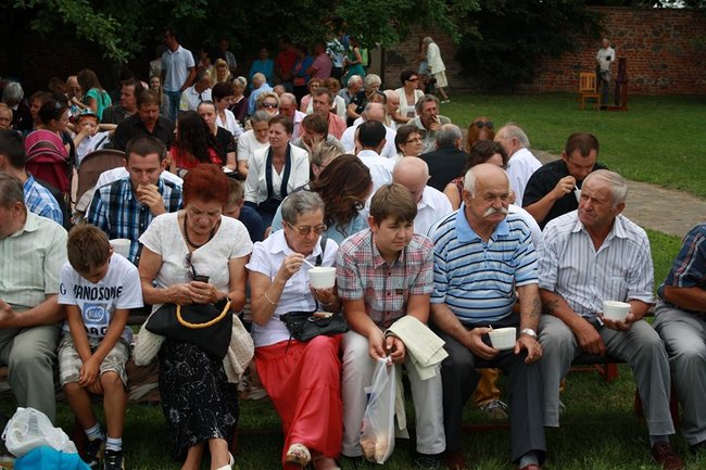 By chleba nikomu nie zabrakło - zdjęcia