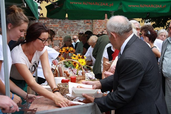 By chleba nikomu nie zabrakło - zdjęcia