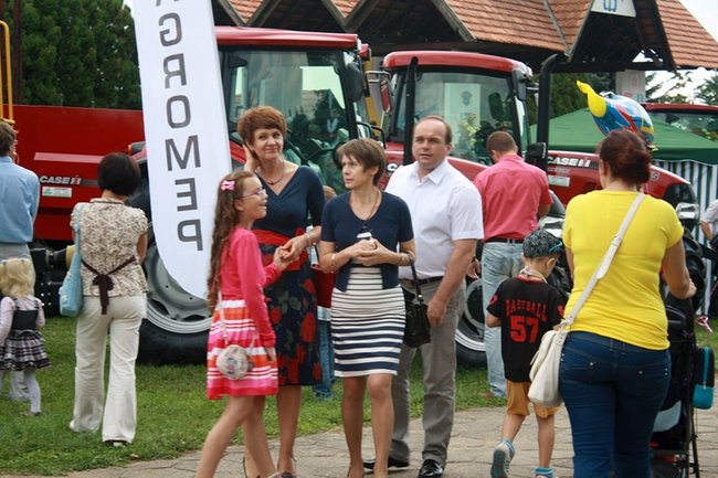 By chleba nikomu nie zabrakło - zdjęcia