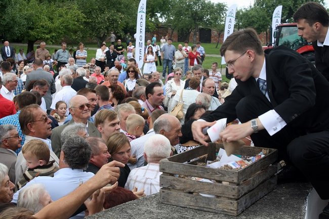 By chleba nikomu nie zabrakło - zdjęcia