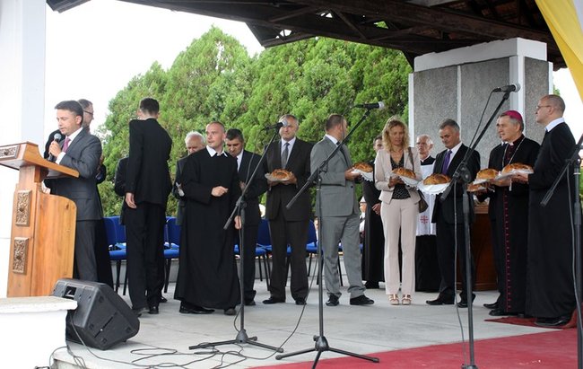 By chleba nikomu nie zabrakło - zdjęcia