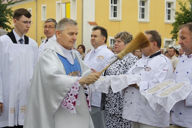 By chleba nikomu nie zabrakło - zdjęcia