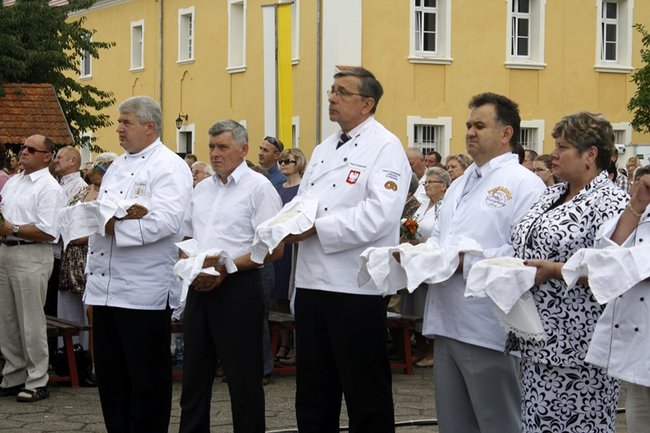 By chleba nikomu nie zabrakło - zdjęcia