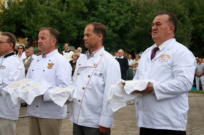 By chleba nikomu nie zabrakło - zdjęcia