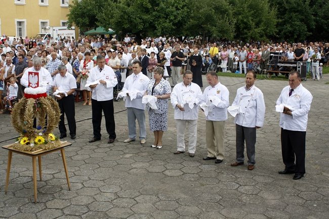 By chleba nikomu nie zabrakło - zdjęcia