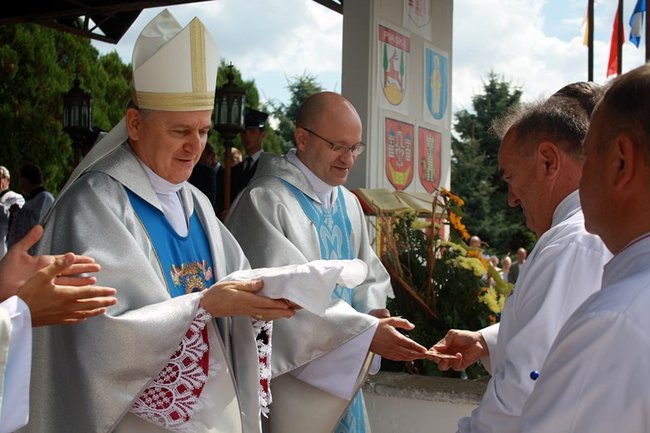 By chleba nikomu nie zabrakło - zdjęcia